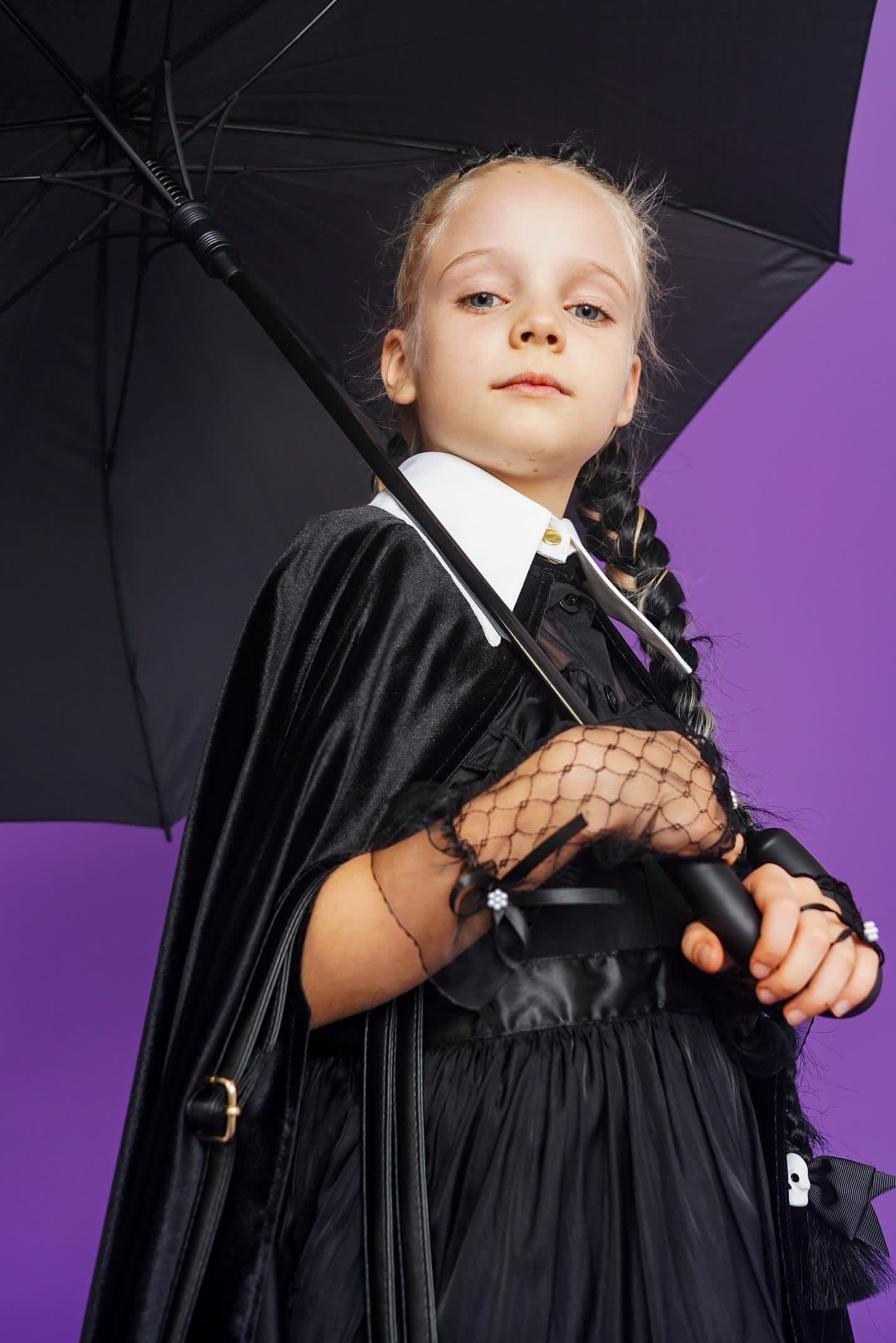 Magisk Kappe til Børn i Wednesday Stil