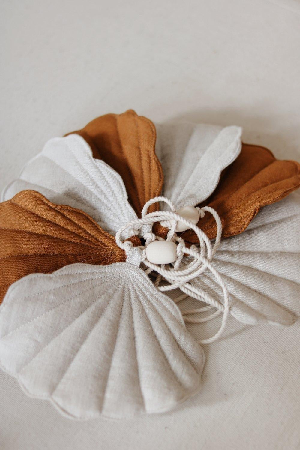 “Caramel” Linen Garland with Shells - Moi Mili