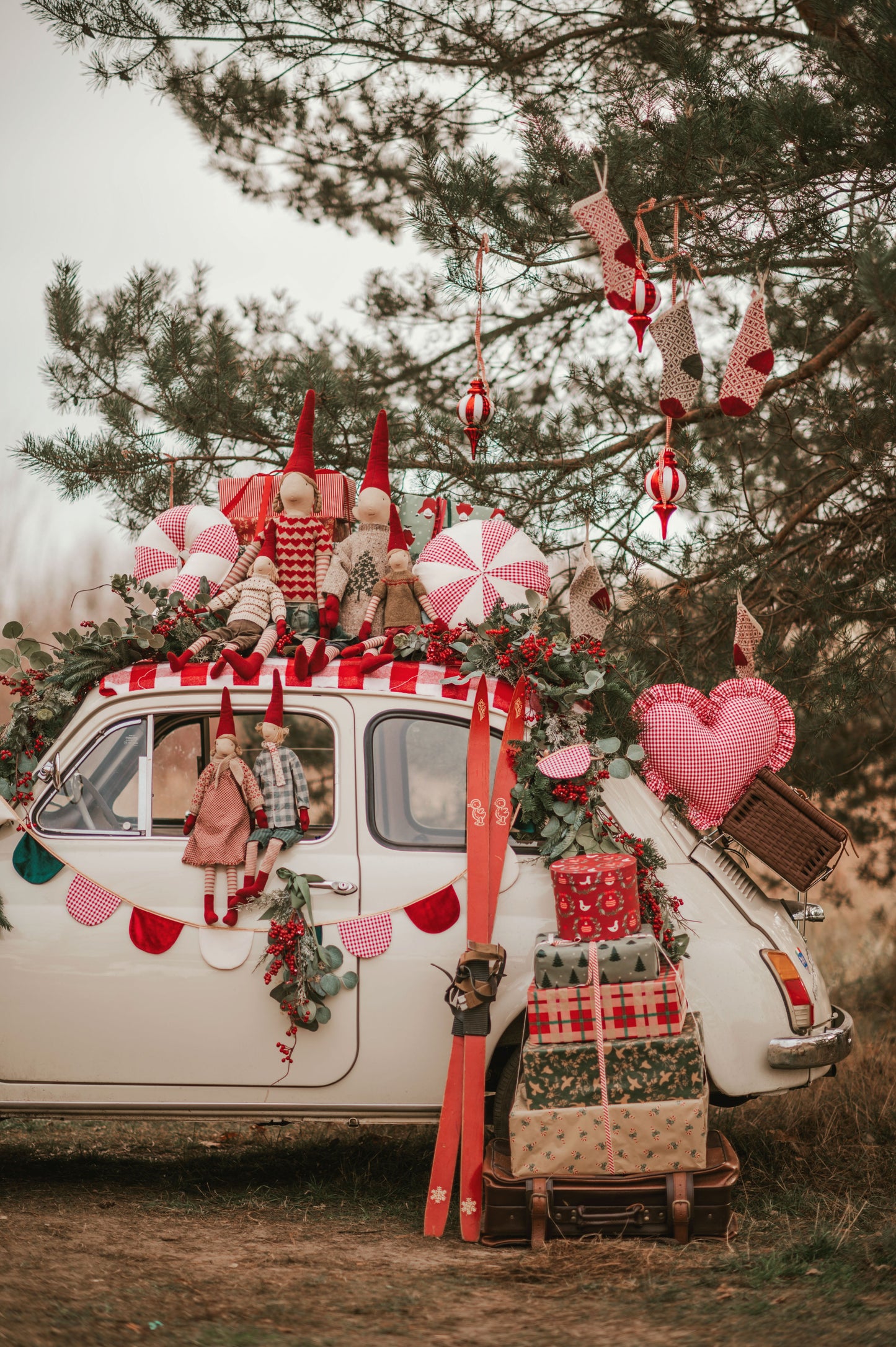 Rød Ternet Jule Fløjls Guirlande med Halvmåner