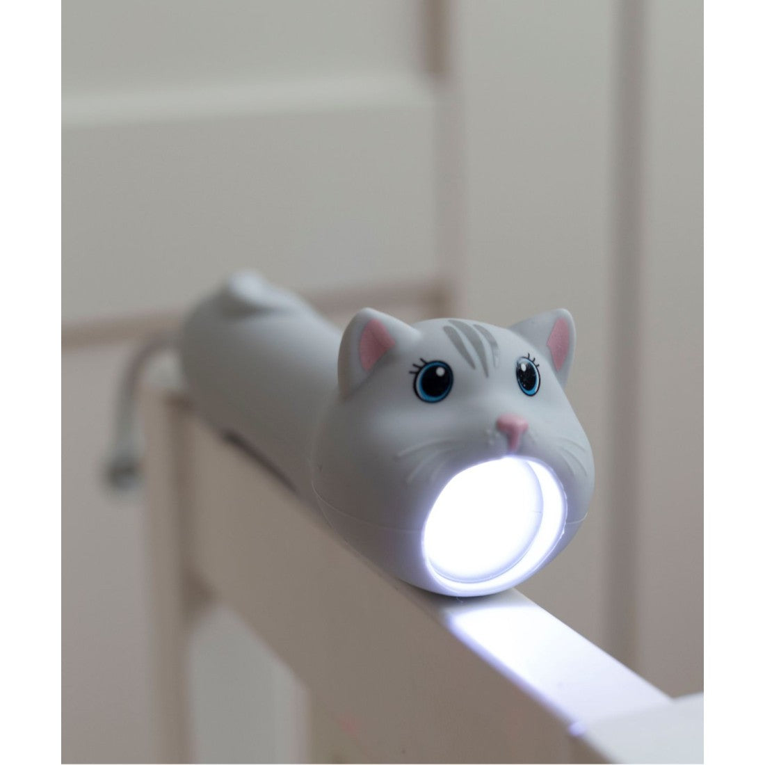 child rechargeable flashlight LED Ledlenser Kidbeam4, Purple The Ledlenser Kidbeam4 is a led flashlight. Ledlenser KIDBEAM4 Green, flashlight for