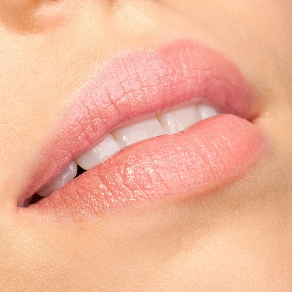 Organic Beauty Colour, Gloss & Care Lip Oil - 06 Nearly Nude