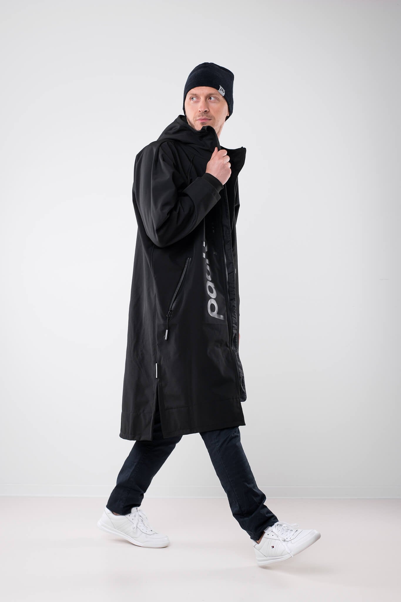 Paul Light Outdoor Robe - Black