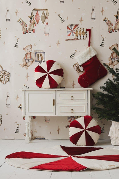 “Red Candy” Christmas Round Patchwork Mat