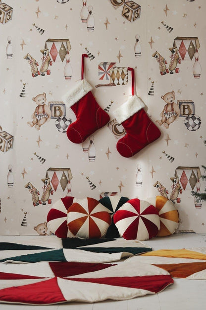 “Red Candy” Christmas Round Patchwork Mat