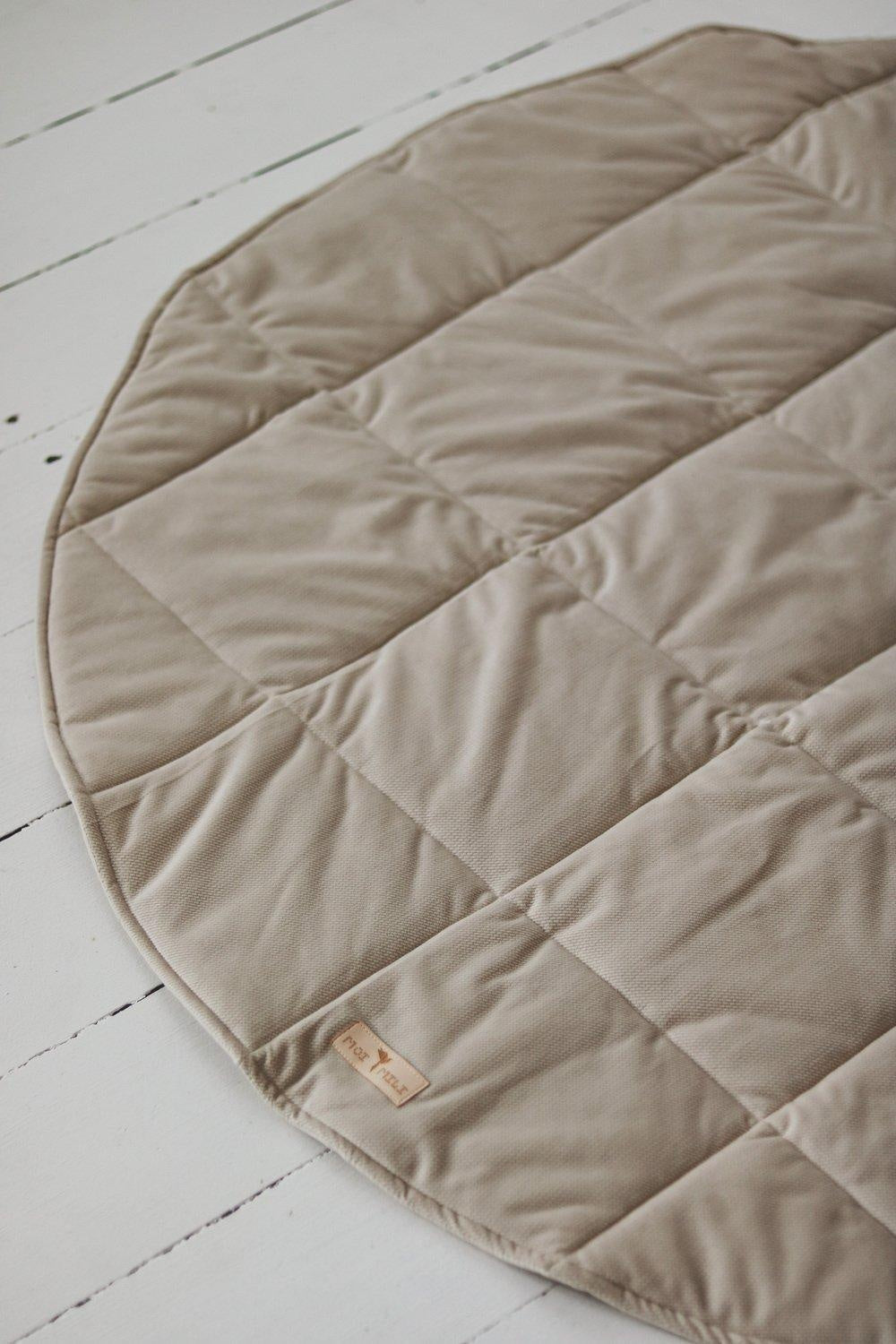 “Soft Beige” Round Velvet Mat - Moi Mili