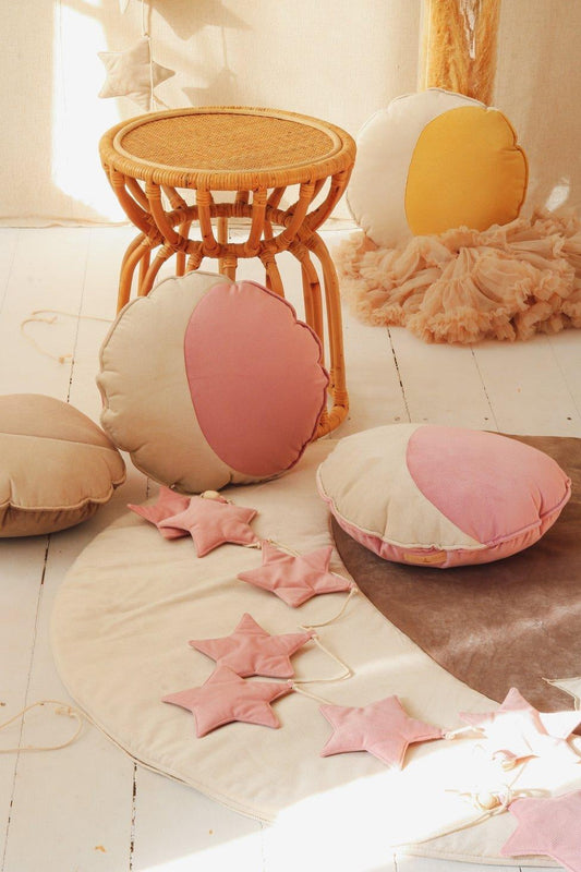 “Soft Pink Dust” Velvet Garland with Stars - Moi Mili