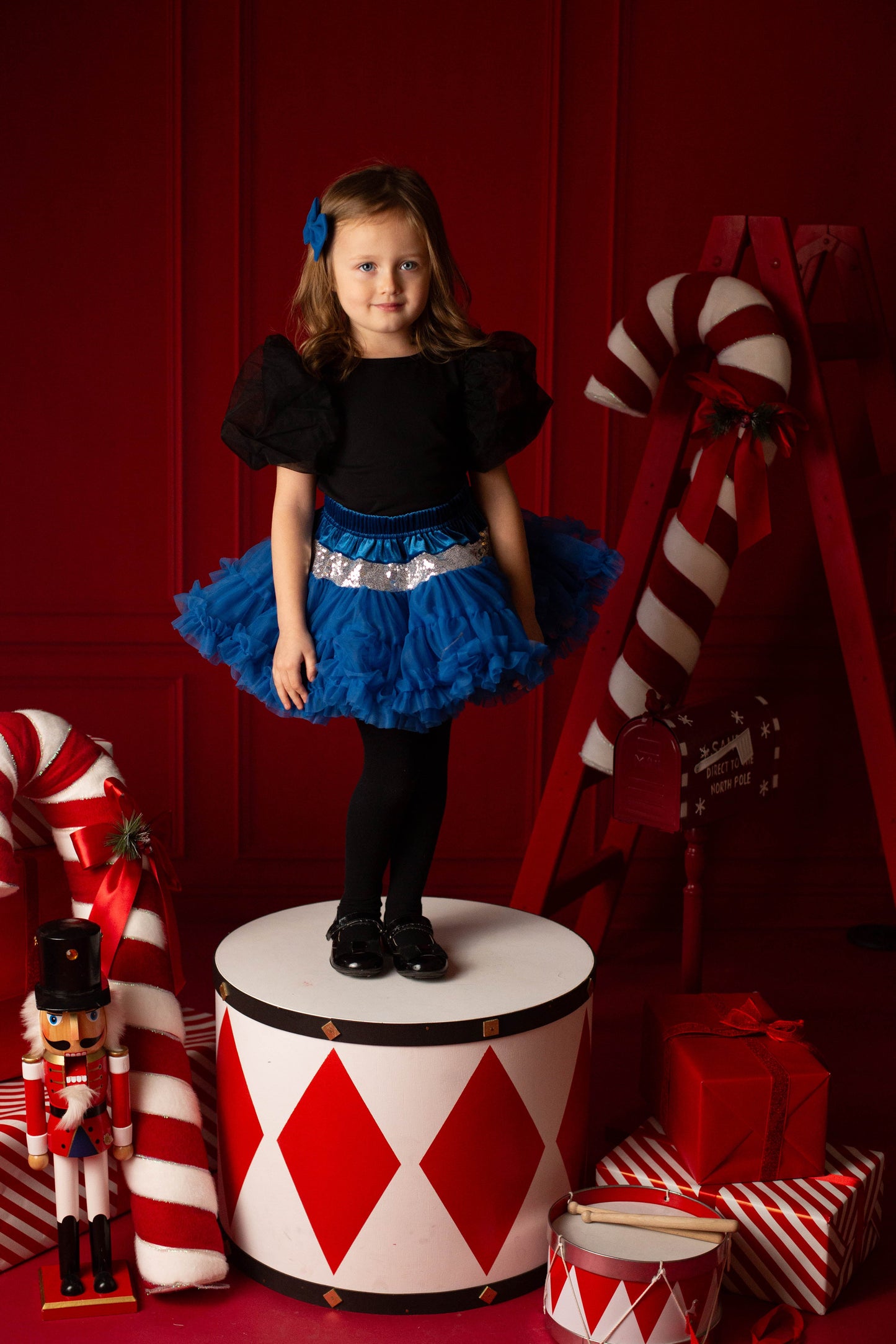 Blå Tyl Nederdel med Flæser og Pailletter - Fortryllende Kostume til Halloween og Særlige Lejligheder