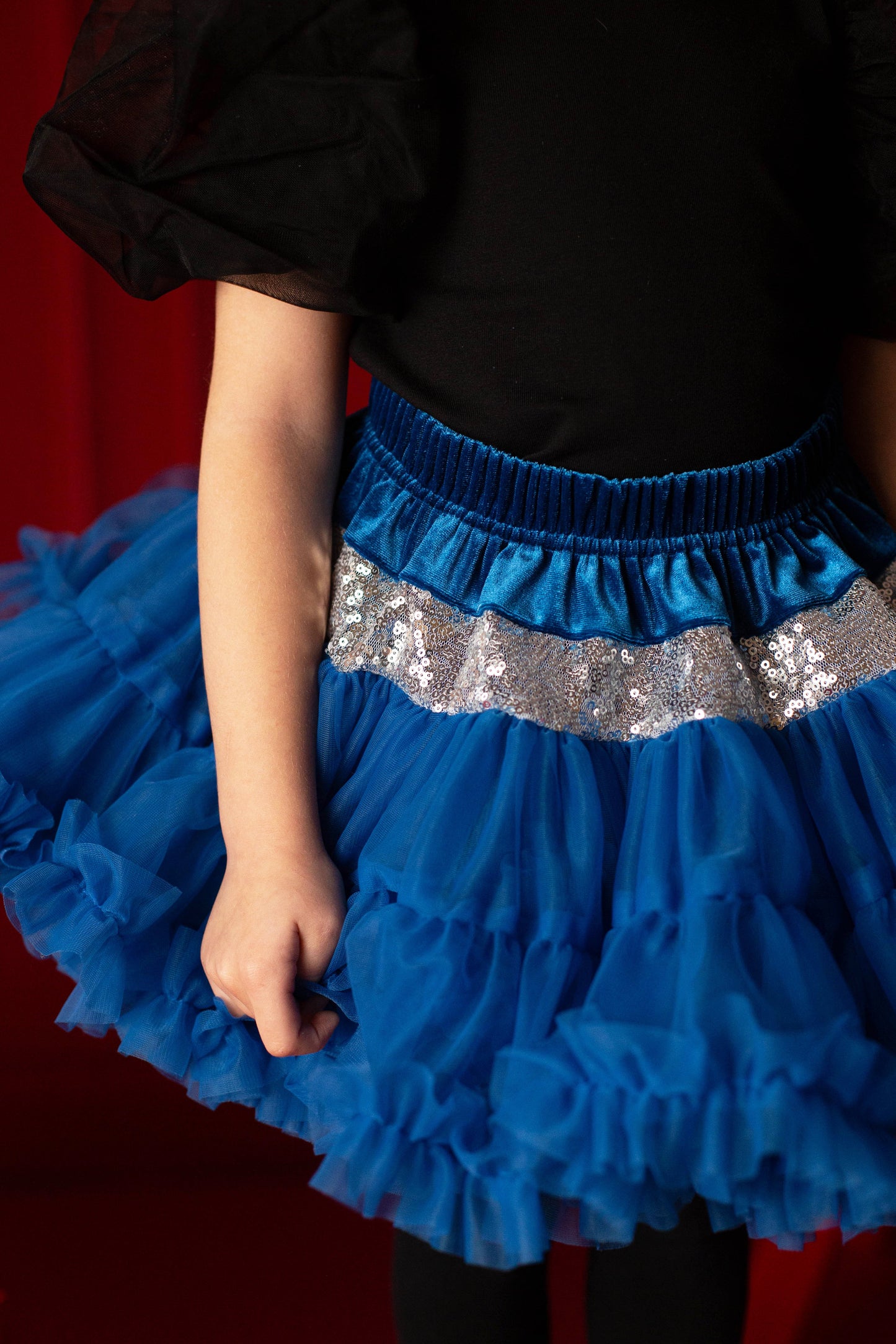Blå Tyl Nederdel med Flæser og Pailletter - Fortryllende Kostume til Halloween og Særlige Lejligheder